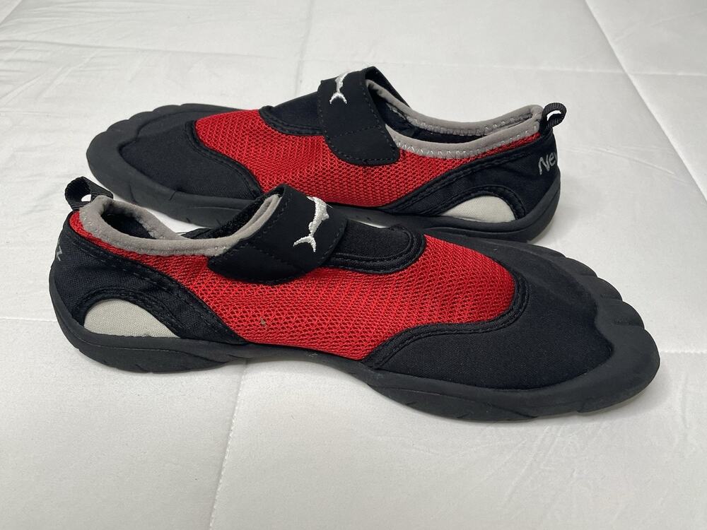 Newtz Water Shoes Unisex 4/5 Red Black Five Toe Aqua Barefoot Beach Pool